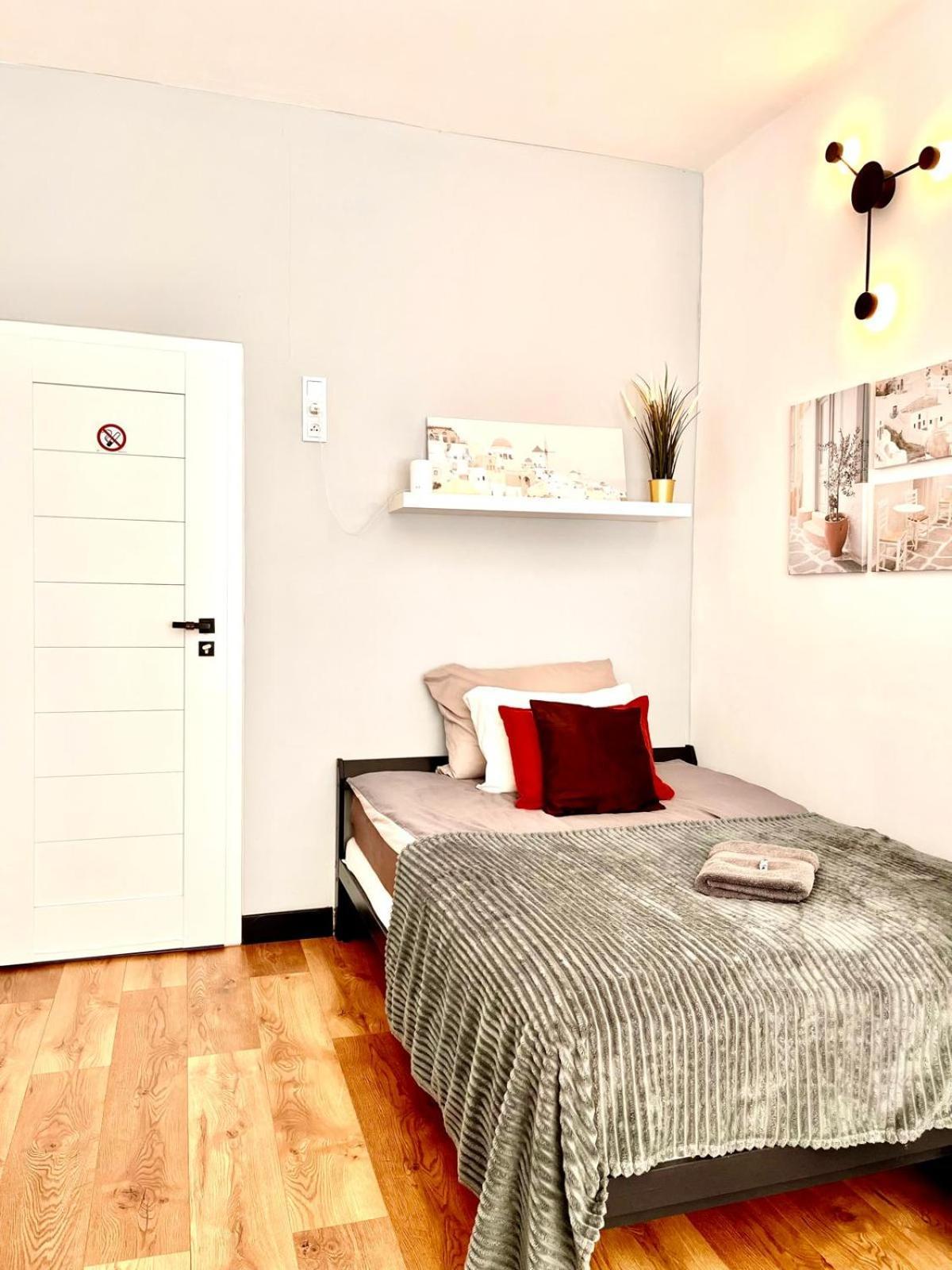 Super 1 Bed Room Condo In Warszawa Center Bagian luar foto